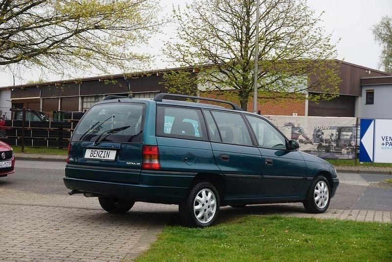 Usata Opel Astra 1997 Verde Berlina