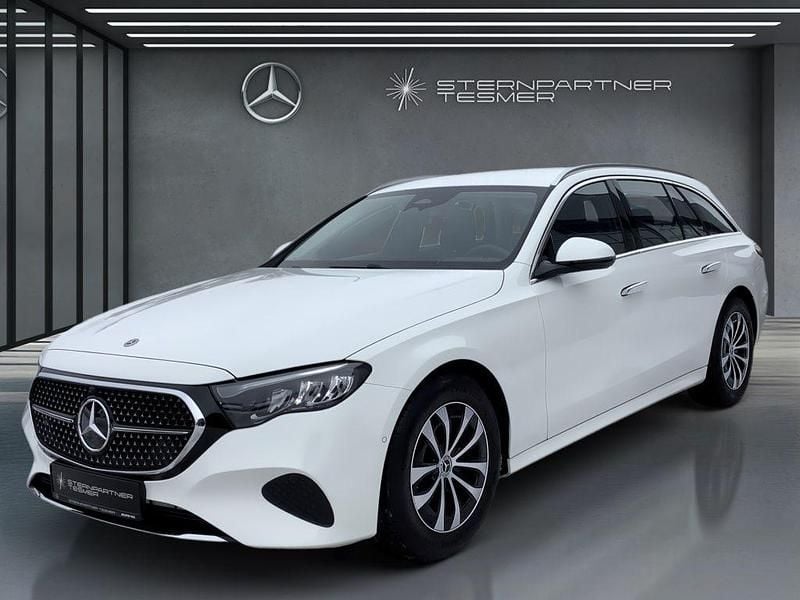 Gebraucht Mercedes E220 Avantgarde 197 PS (144 kW) 2024 Weiß Limousine