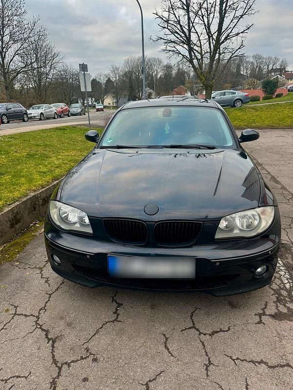 Gebraucht BMW 118 129 PS (94 kW) 2007 Schwarz Kleinwagen