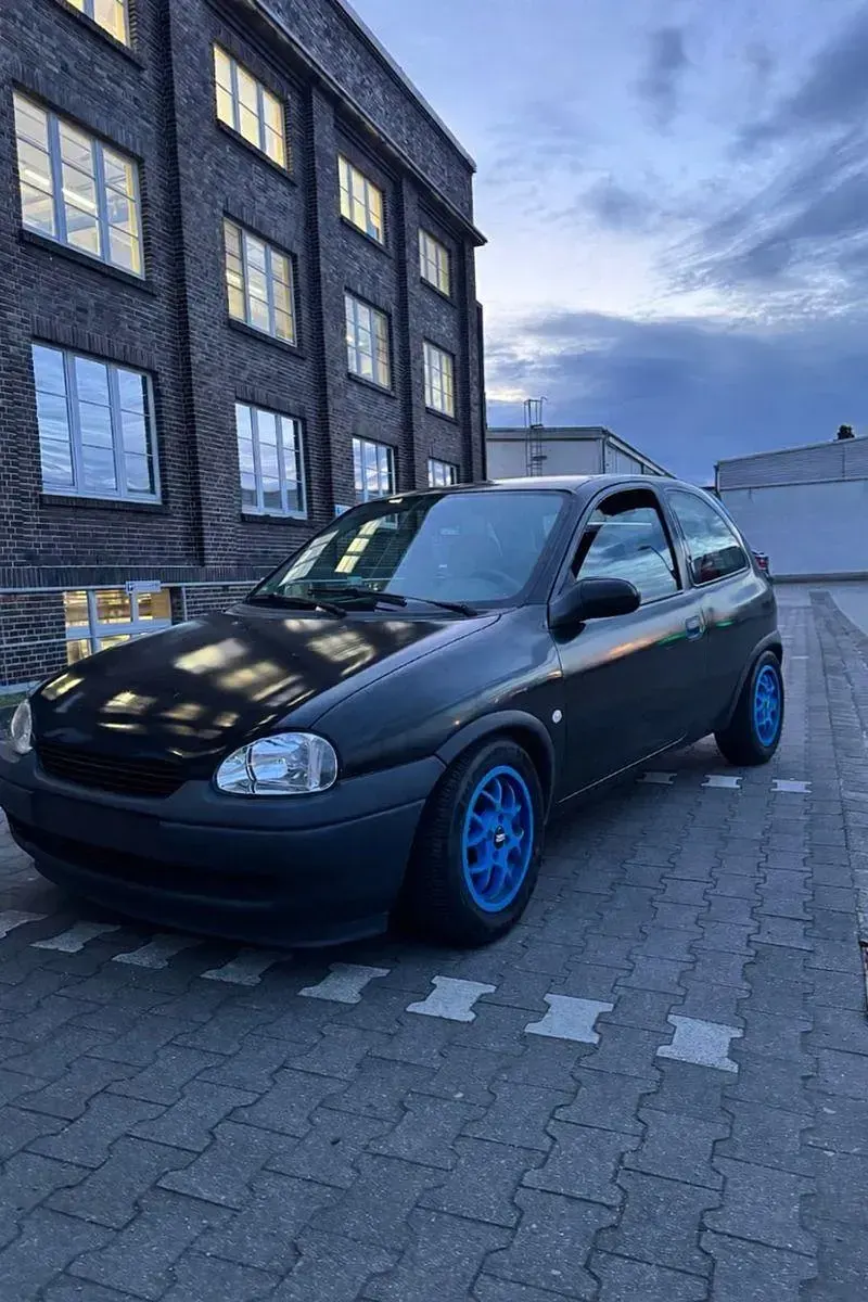 Gebraucht Opel Corsa Edition 65 PS (47 kW) 1999 Schwarz Limousine