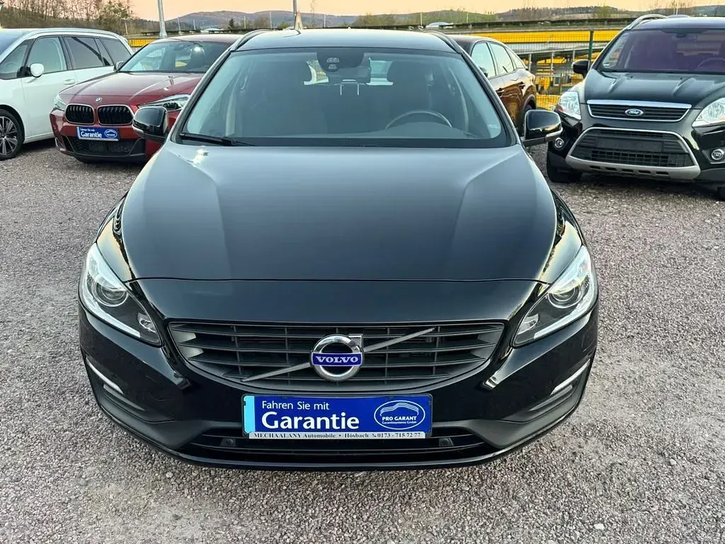 Gebraucht Volvo V60 Business Edition 150 PS (110 kW) 2017 Schwarz Kombi