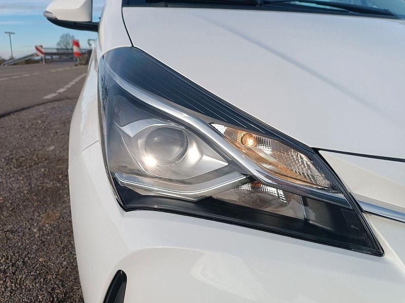 Gebraucht Toyota Yaris Comfort 72 PS (52 kW) 2019 Weiß Kleinwagen