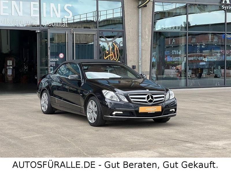 Gebraucht Mercedes E250 204 PS (150 kW) 2010 Obsidianschwarz Cabrio