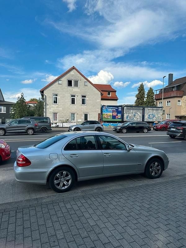 Gebraucht Mercedes E240 177 PS (130 kW) 2002 Grau Limousine