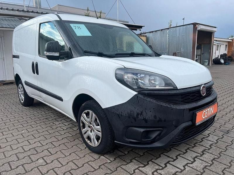 Weiß Gebraucht 2019 Fiat Doblò Basis Van / Kleinbus | 9.900 € (Fairer Preis) - Bild 1/4