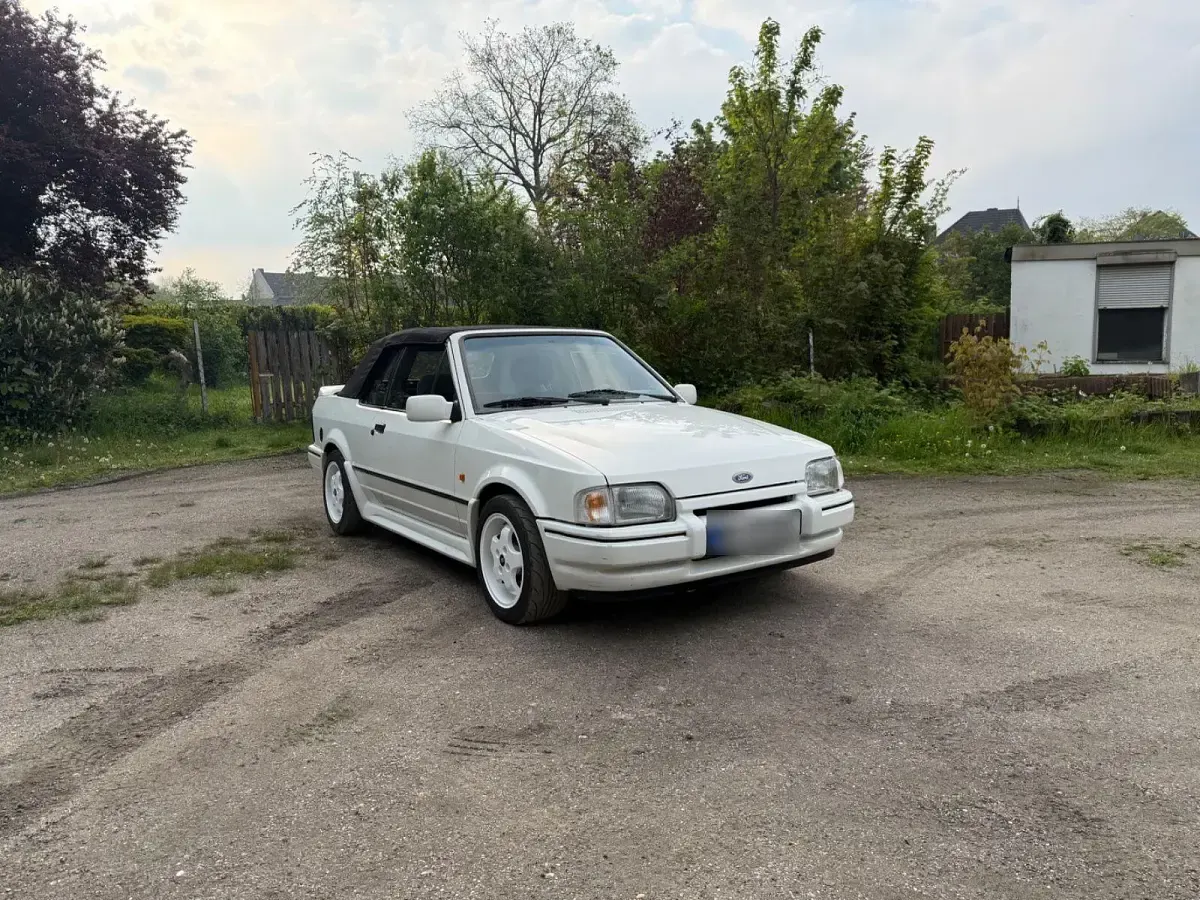 Gebraucht Ford Escort Cabriolet 90 PS (66 kW) 1990 Weiß Cabrio