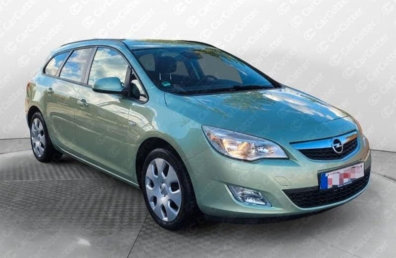 Grün Gebraucht 2011 Opel Astra Kombi | 2.690 € (Superpreis) - Bild 1/4