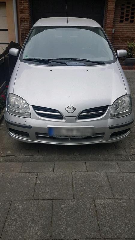 Silber Gebraucht 2005 Nissan Almera Tino Van / Kleinbus | 1.350 € (Guter Preis) - Bild 1/4