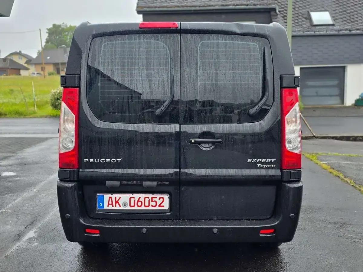 Gebraucht Peugeot Expert Allure 163 PS (119 kW) 2013 Noir onyx Van