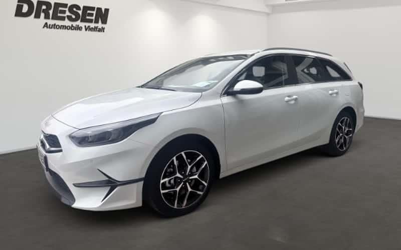 Weiß Neu 2025 Kia Ceed Sportswagon Spirit Kombi | 29.980 € (Fairer Preis) - Bild 1/4
