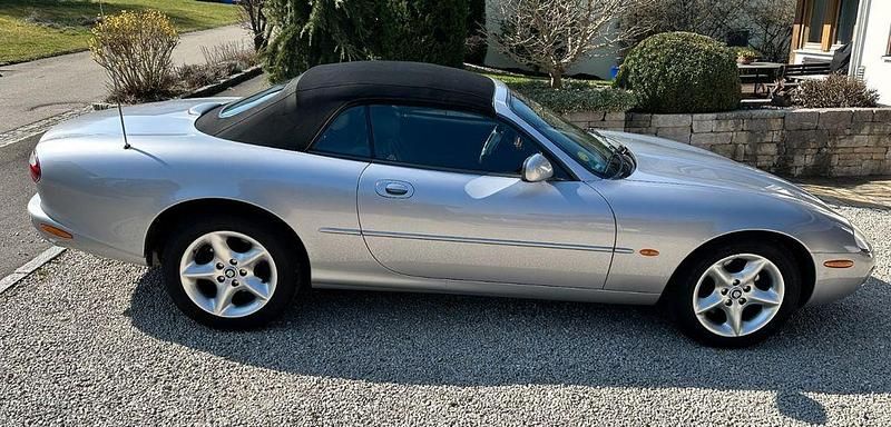 Gebraucht Jaguar XK8 284 PS (208 kW) 2001 Silber Cabrio