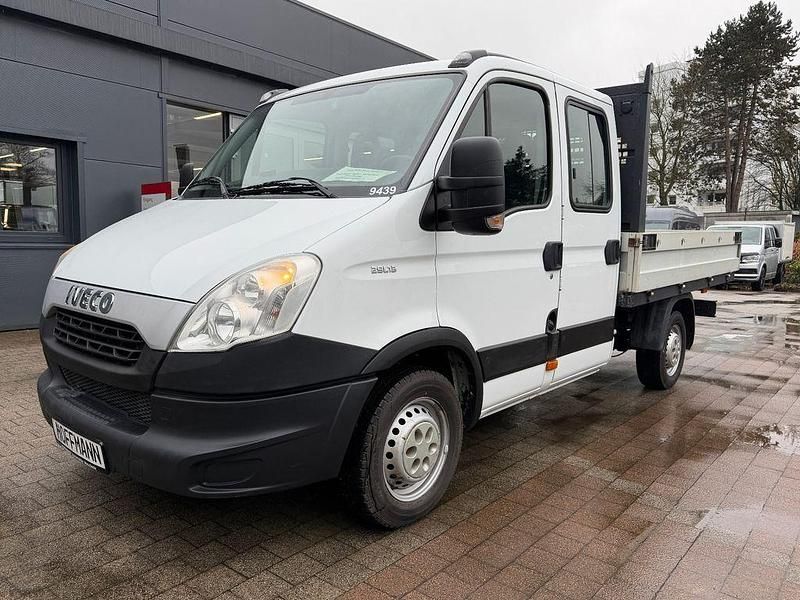 Gebraucht Iveco Daily 126 PS (92 kW) 2013 Weiß Limousine