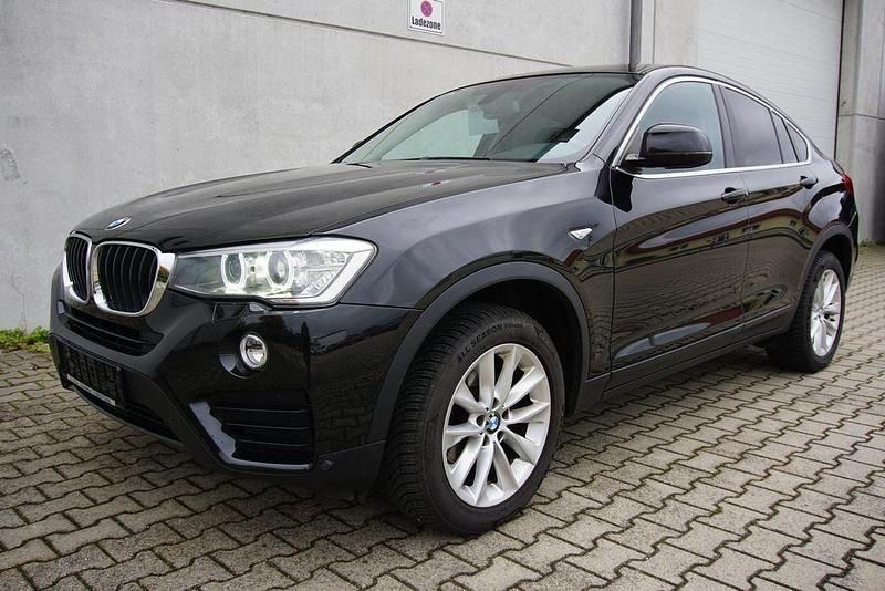 Gebraucht BMW X4 Sport Line 190 PS (139 kW) 2017 Black sapphire metallic SUV