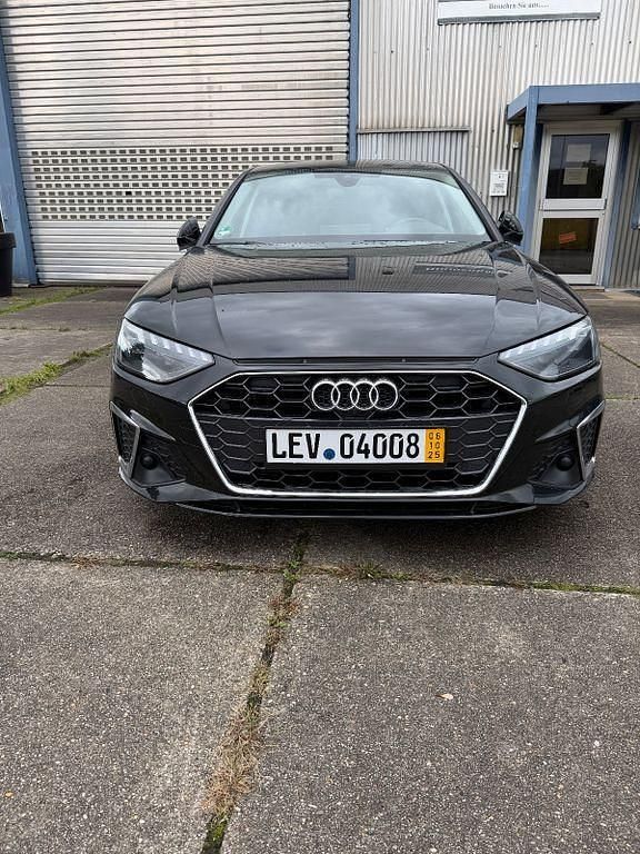 Schwarz Gebraucht 2023 Audi A4 S-Line Limousine | 31.600 € (Guter Preis) - Bild 1/4