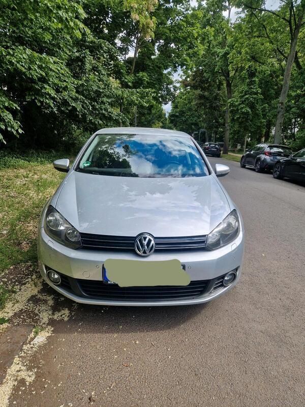 Silber Gebraucht 2011 VW Golf VI Team Kleinwagen | 6.500 € (Fairer Preis) - Bild 1/4