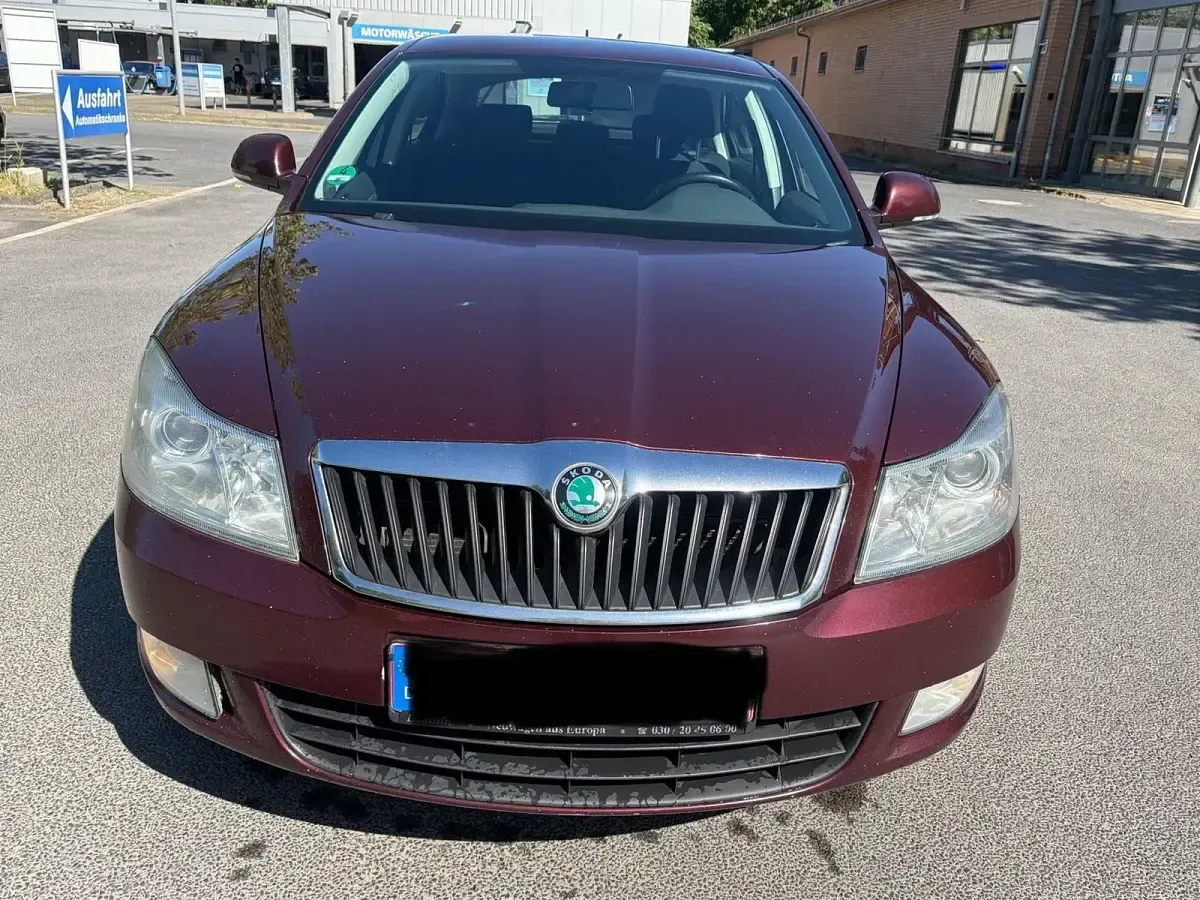 Gebraucht Skoda Octavia 140 PS (102 kW) 2012 Rot Limousine