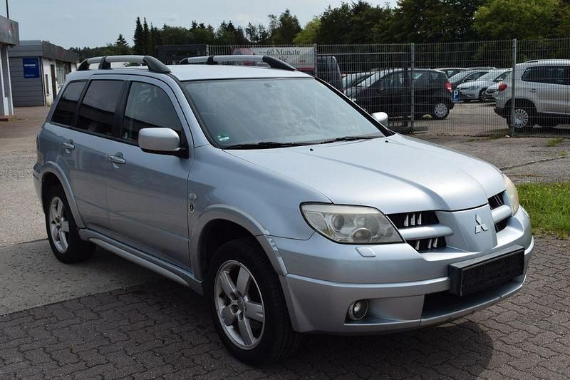 Gebraucht Mitsubishi Outlander Intense 160 PS (117 kW) 2006 Silber SUV