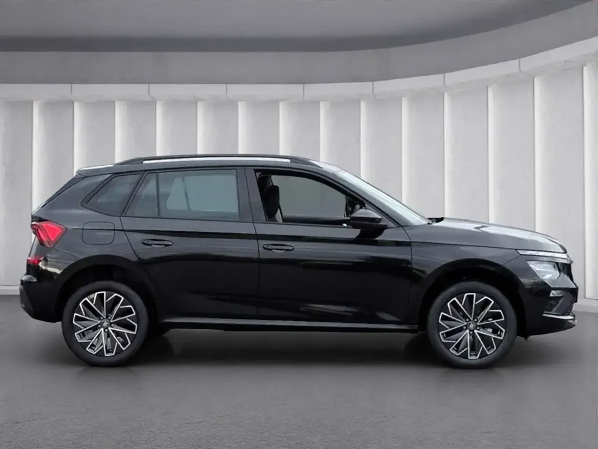 Neu Skoda Kamiq 150 PS (110 kW) 2026 Blau SUV