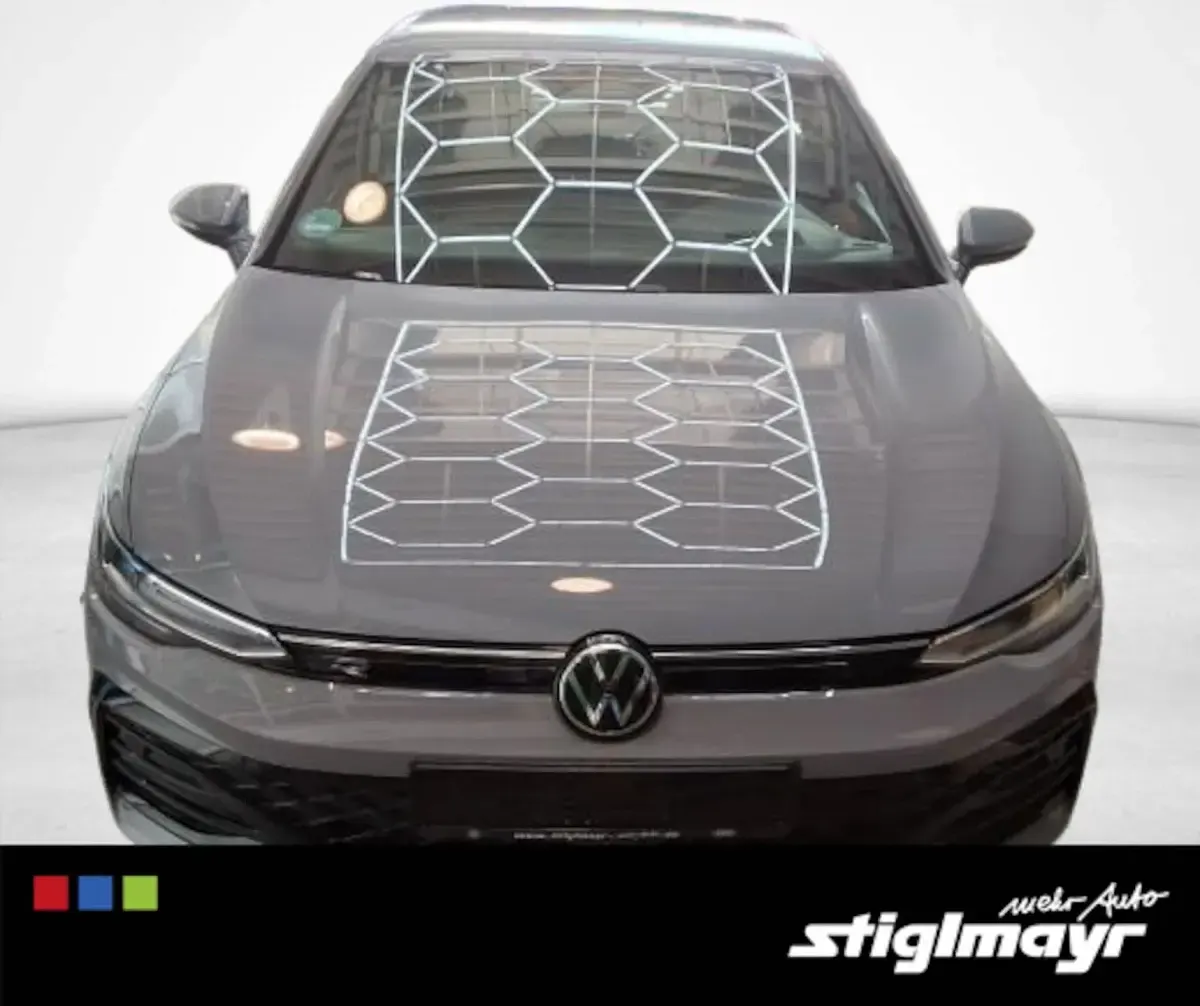 Gebraucht VW Golf VIII R-line 150 PS (110 kW) 2025 Mondsteingrau Limousine