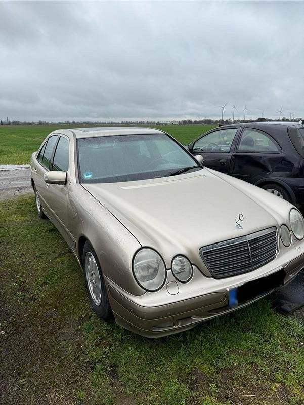 Gebraucht Mercedes E200 136 PS (100 kW) 2000 Beige Limousine