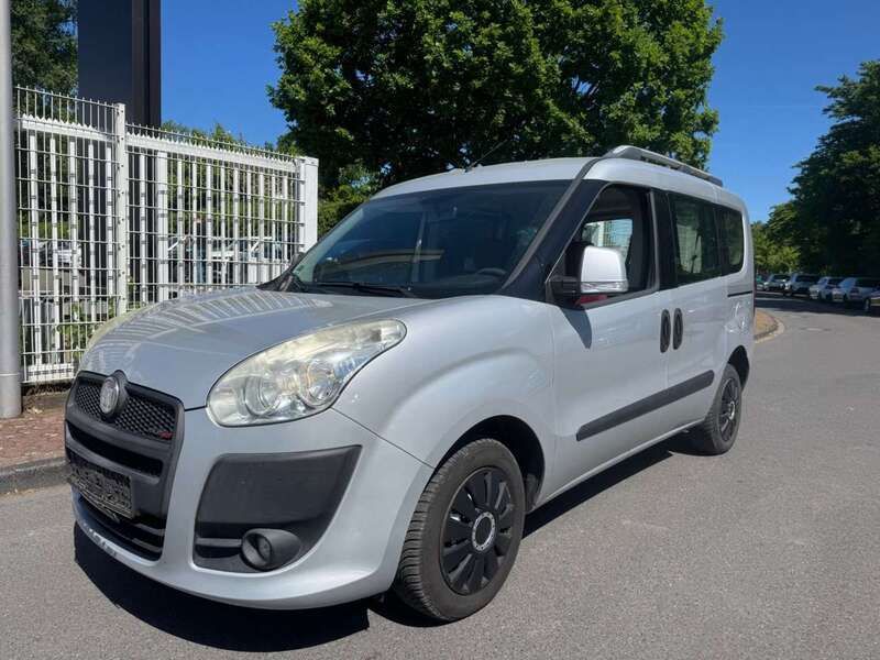 Silber Gebraucht 2012 Fiat Doblò Van / Kleinbus | 3.990 € (Fairer Preis) - Bild 1/4