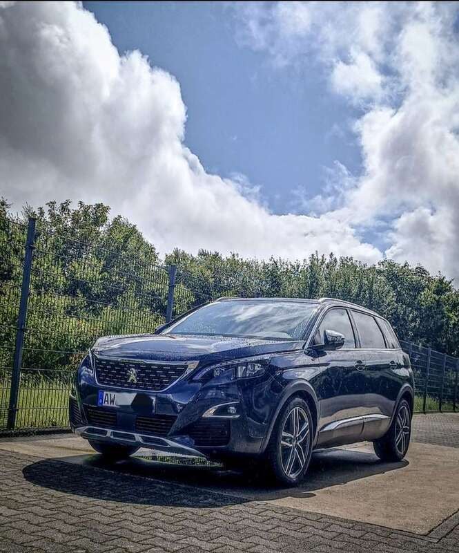 Blau Gebraucht 2019 Peugeot 5008 GT Van / Kleinbus | 23.500 € (Superpreis) - Bild 1/4