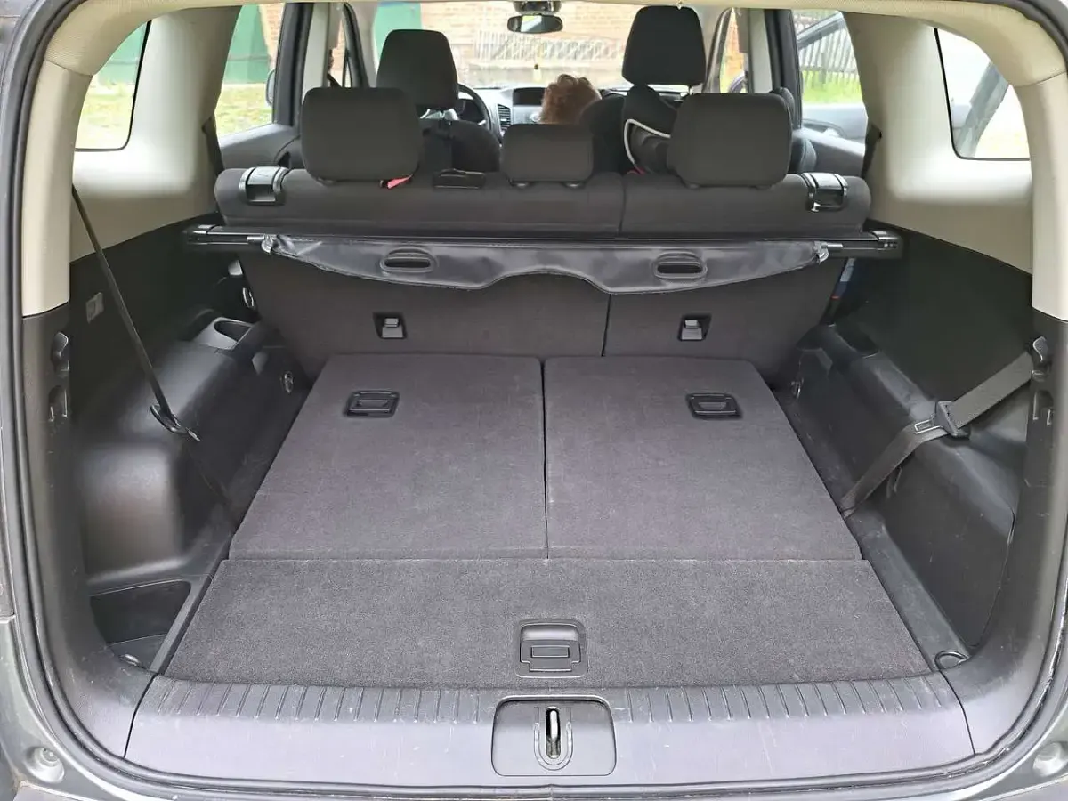 Gebraucht Chevrolet Orlando LT 141 PS (103 kW) 2011 Grau Van / Kleinbus
