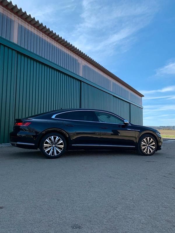 Gebraucht VW Arteon Elegance 190 PS (139 kW) 2018 Schwarz Kleinwagen