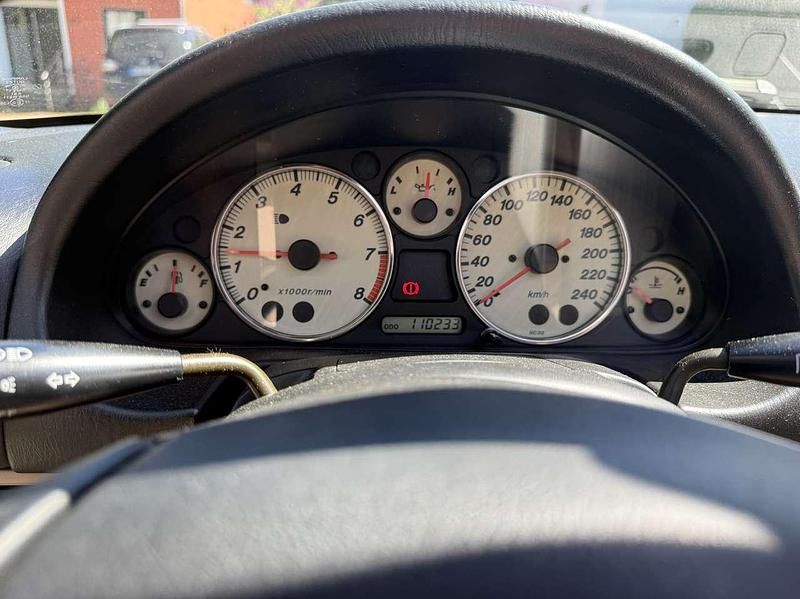 Second-hand Mazda MX5 140 CP (102 kW) 2000 Negru Cabrio