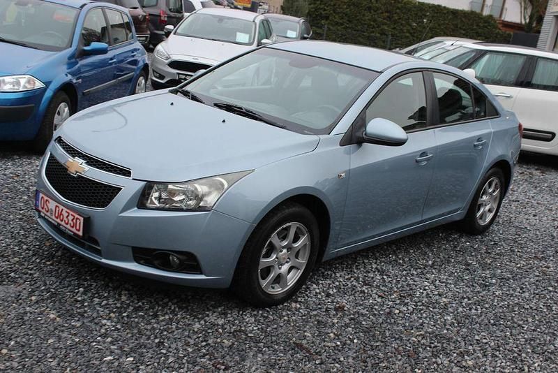 Gebraucht Chevrolet Cruze LT 150 PS (110 kW) 2010 Eisblau/misty lake met Limousine
