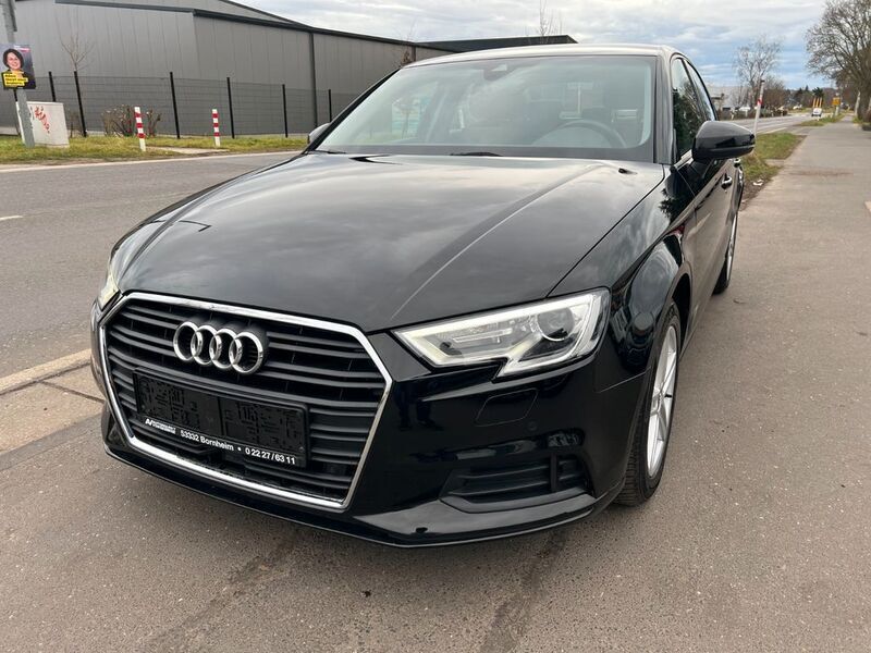 Schwarz Gebraucht 2019 Audi A3 Comfort Limousine | 14.690 € (Superpreis) - Bild 1/4
