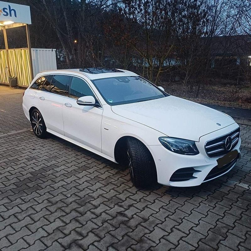 Gebraucht Mercedes E220 194 PS (142 kW) 2020 Weiß Kombi