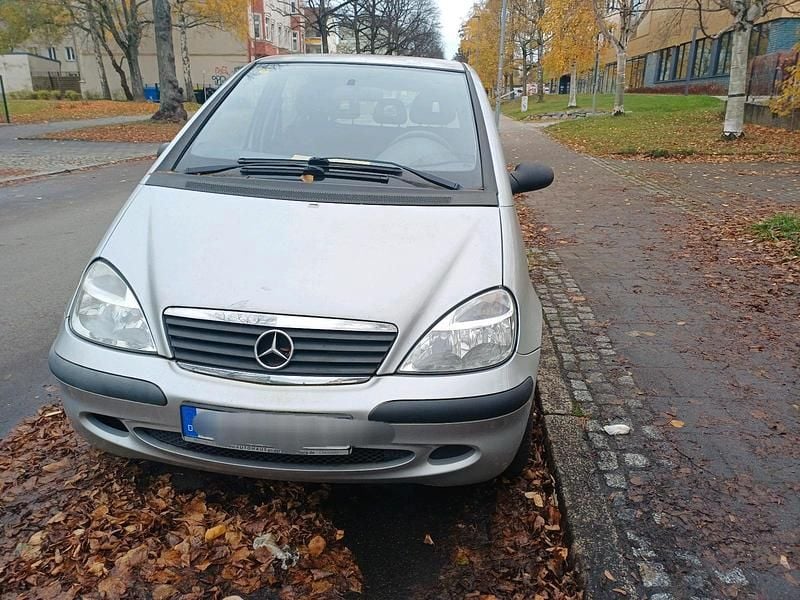 Grau Gebraucht 2002 Mercedes A160 Kleinwagen | 1.000 € (Superpreis) - Bild 1/4