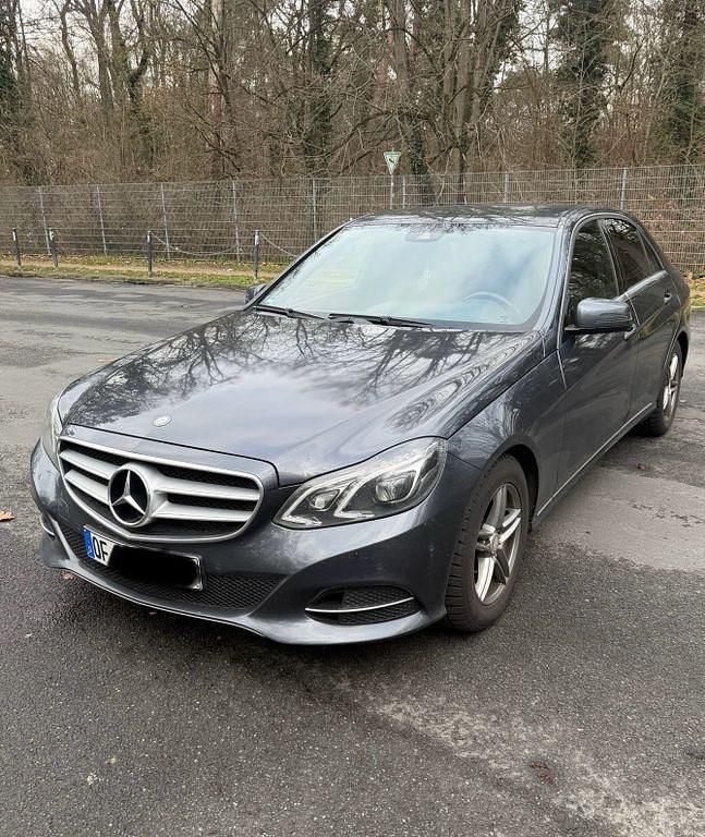Gebraucht Mercedes E250 Avantgarde 204 PS (150 kW) 2013 Grau Limousine