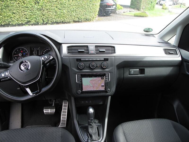 Gebraucht VW Caddy Maxi 110 PS (80 kW) 2019 Rot Van / Kleinbus