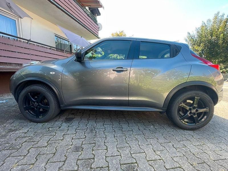 Grau Gebraucht 2013 Nissan Juke Visia SUV | 5.300 € (Guter Preis) - Bild 1/4
