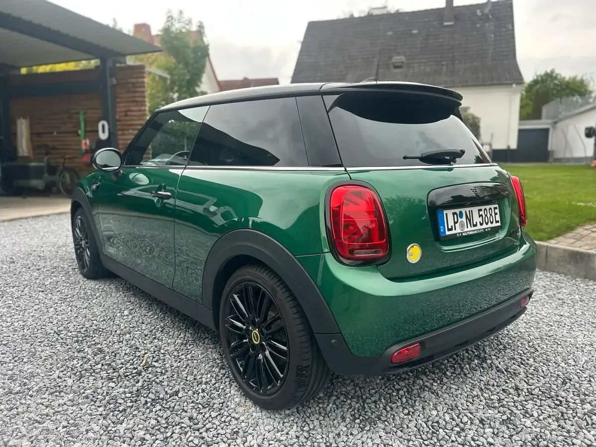 Usata Mini Cooper SE 135 kW (184 CV) 2023 Verde Utilitaria