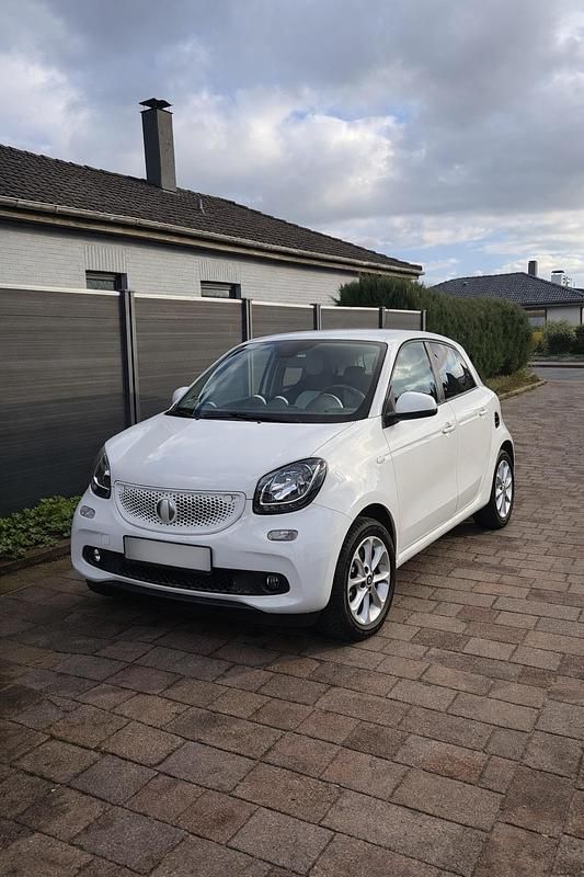 Second-hand Smart ForFour 71 CP (52 kW) 2015 Alb Hatchback