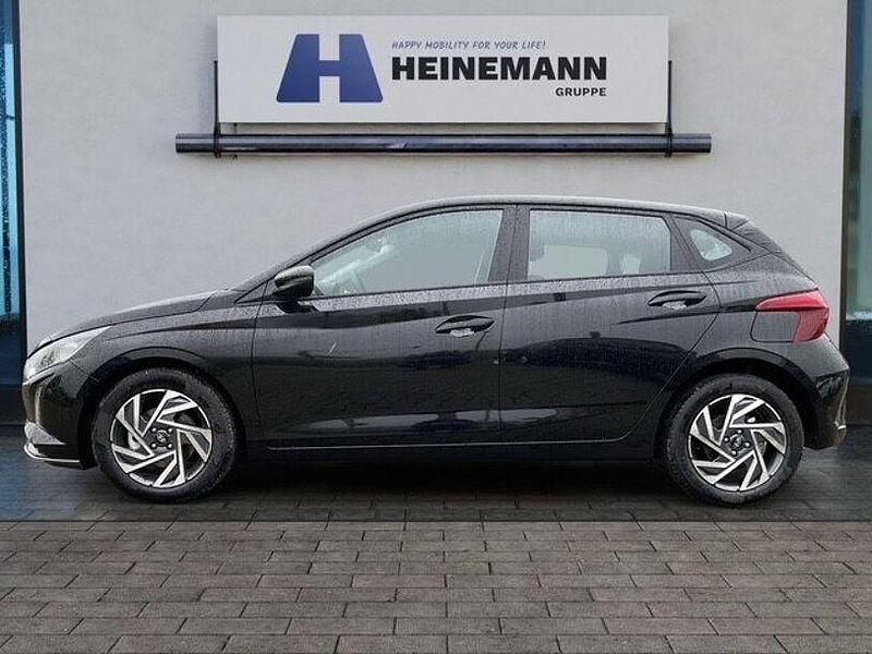 Neu Hyundai i20 Trend 101 PS (74 kW) 2025 Phantom black Kleinwagen