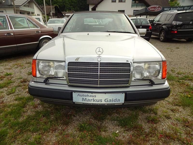 Silber Gebraucht 1993 Mercedes 320 Cabrio | 32.950 € - Bild 1/4