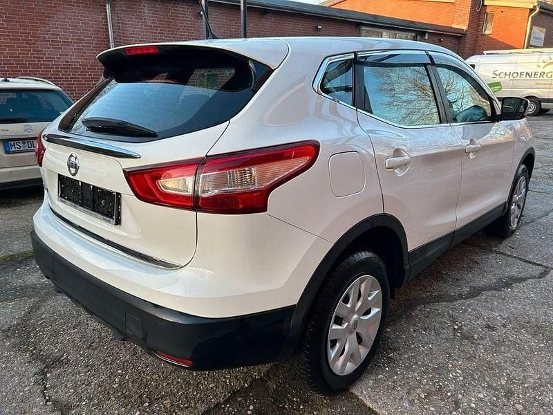Gebraucht Nissan Qashqai Visia 116 PS (85 kW) 2015 Weiß SUV