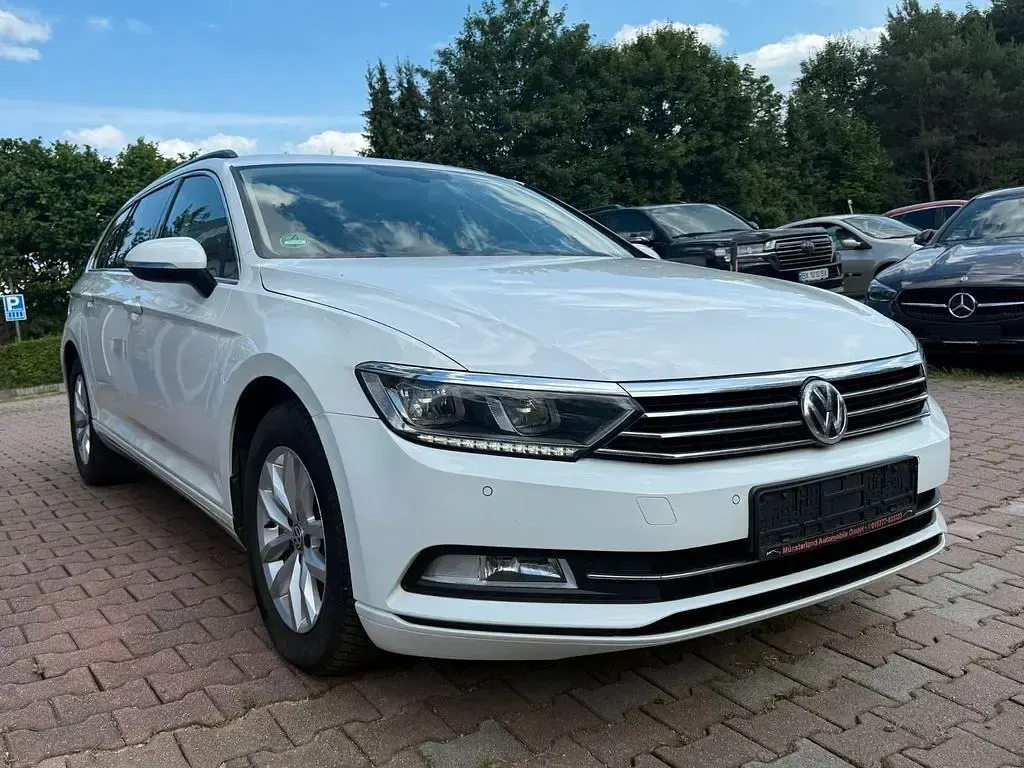 Gebraucht VW Passat Comfortline 150 PS (110 kW) 2018 Weiß Kombi