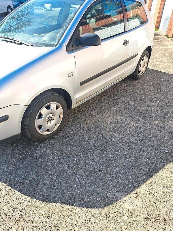 Gebraucht VW Polo 66 PS (48 kW) 2003 Silber Kleinwagen