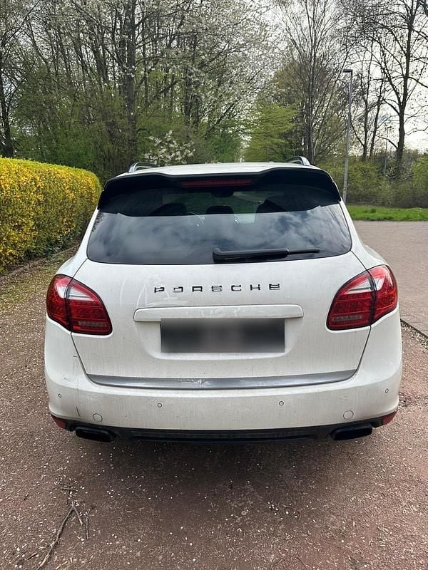 Second-hand Porsche Cayenne 245 CP (180 kW) 2011 Alb SUV