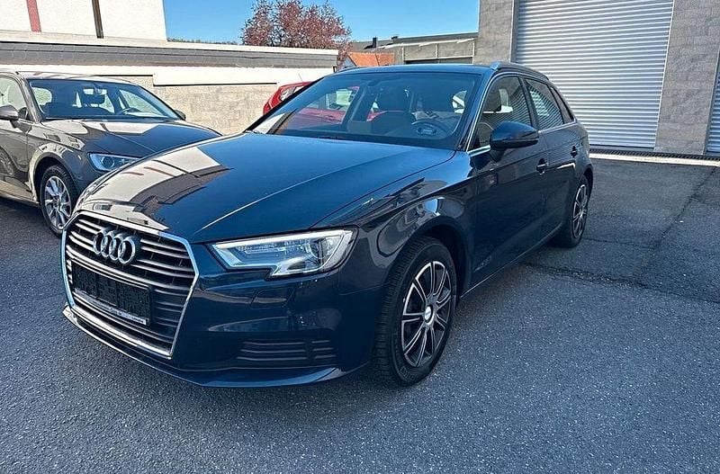 Gebraucht Audi A3 150 PS (110 kW) 2017 Blau Limousine