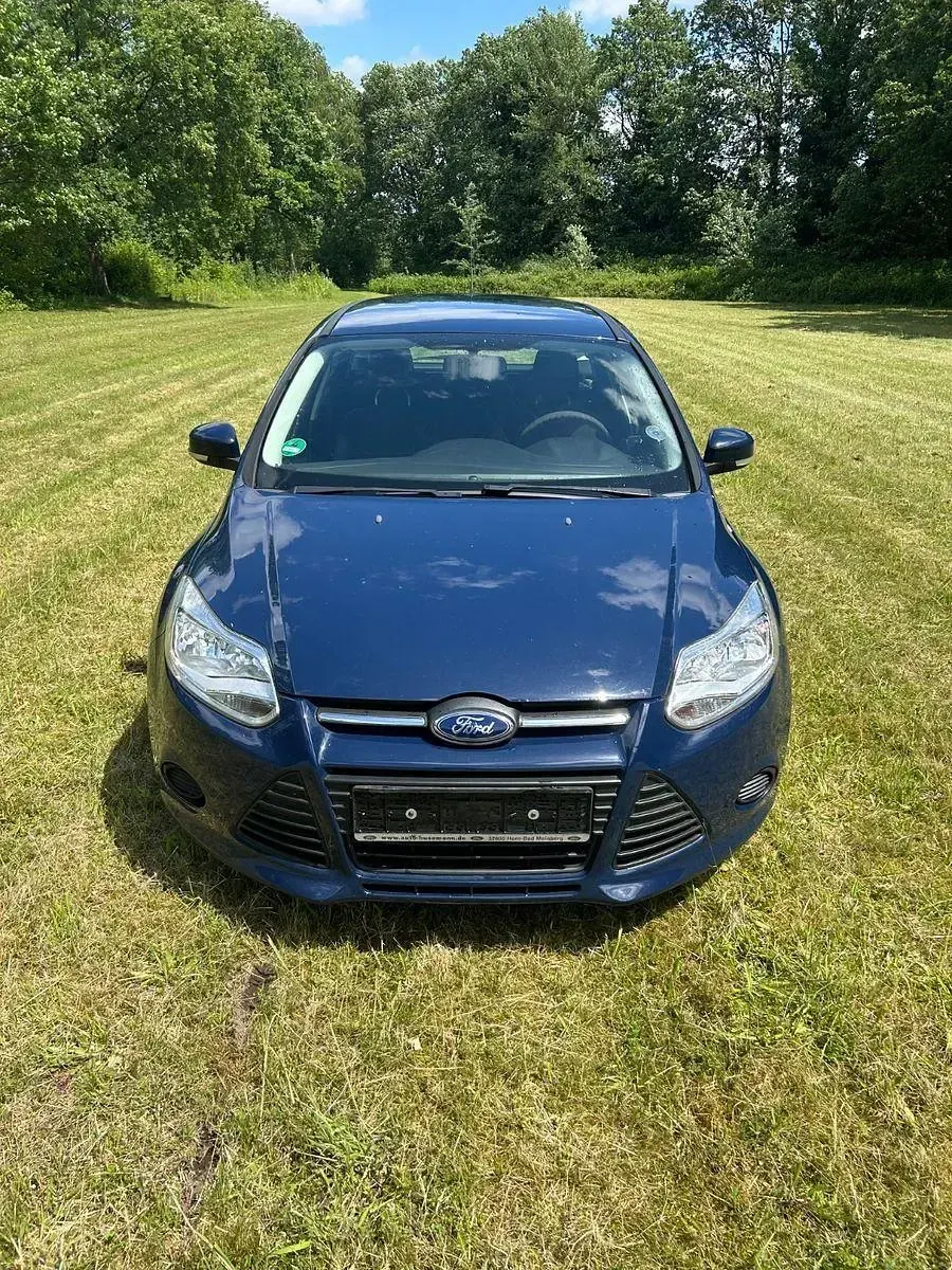 Gebraucht Ford Focus Titanium 101 PS (74 kW) 2014 Blau Kombi