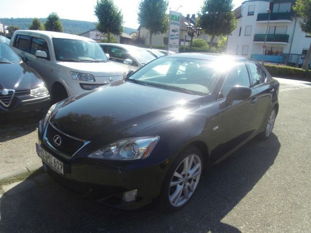 Schwarz Gebraucht 2006 Lexus IS220d Luxury Line Limousine | 2.988 € (Teuer) - Bild 1/4