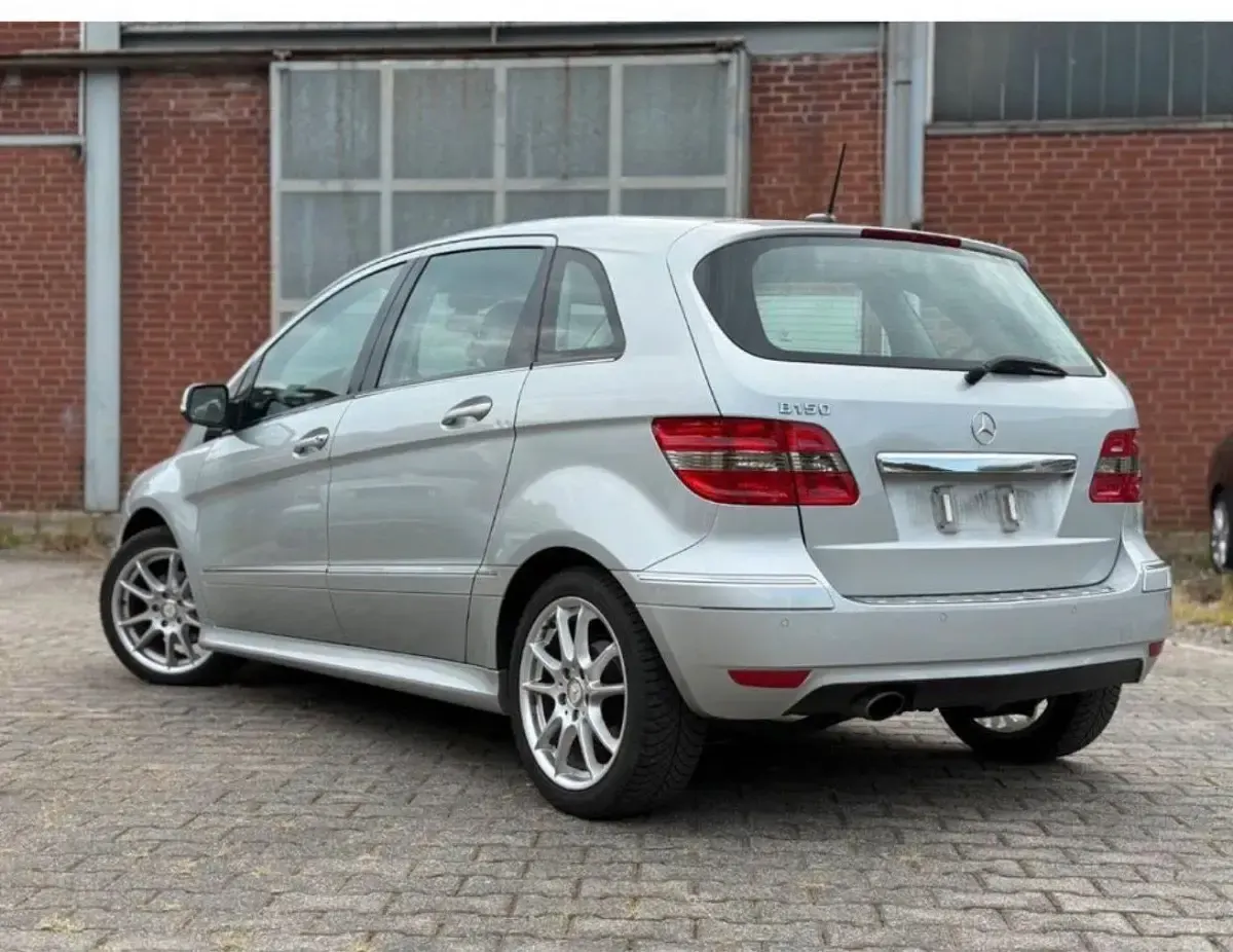 Gebraucht Mercedes B150 95 PS (69 kW) 2008 Silber Van / Kleinbus