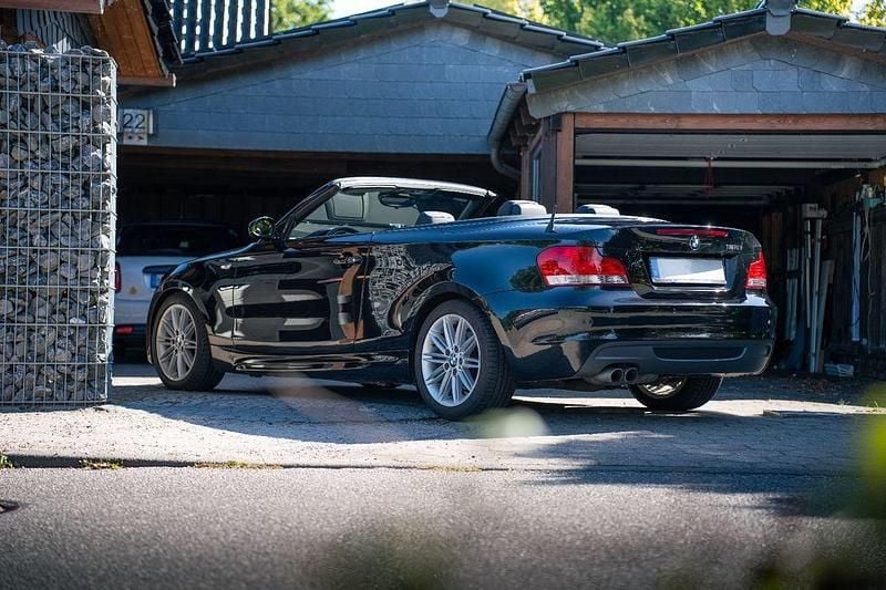 Schwarz Gebraucht 2008 BMW 125 Cabriolet M Sport Cabrio | 20.500 € - Bild 1/4
