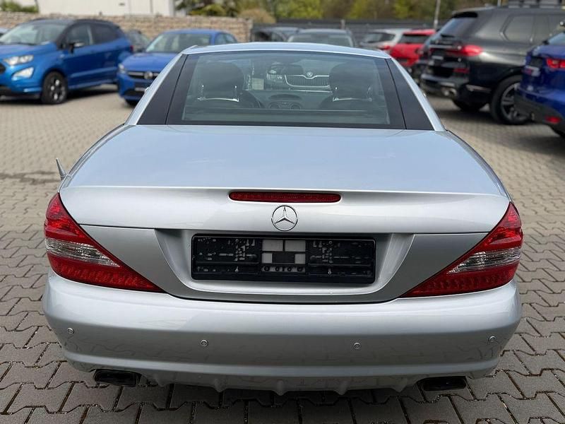 Gebraucht Mercedes SL300 231 PS (169 kW) 2011 Silber Cabrio